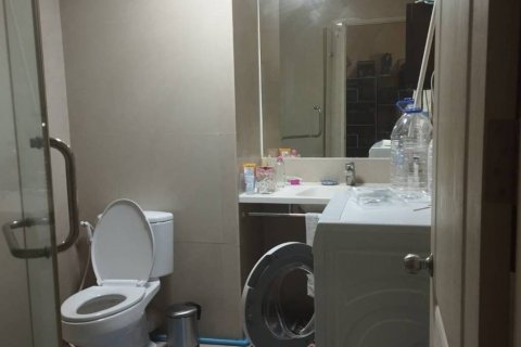 Condominio de 2 dormitorios en Khlong San, Bangkok, Tailandia № 144493 - foto 5