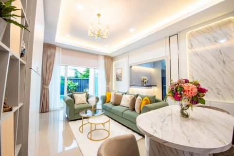 Chalet de 3 dormitorios en Pattaya, Tailandia № 144492 - foto 6