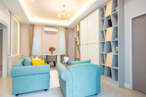 Chalet de 3 dormitorios en Pattaya, Tailandia № 144492 - foto 9