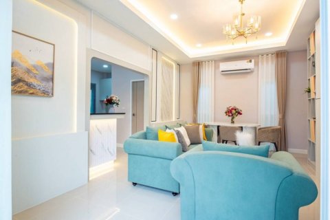 Chalet de 3 dormitorios en Pattaya, Tailandia № 144492 - foto 10