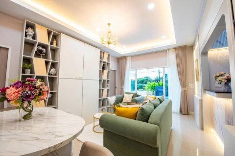 Chalet de 3 dormitorios en Pattaya, Tailandia № 144492 - foto 7