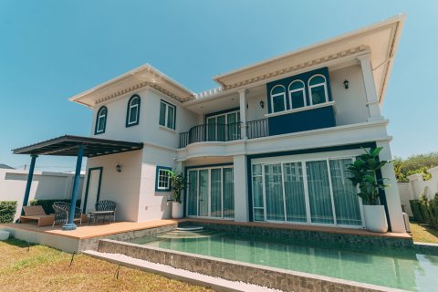 Chalet de 3 dormitorios en Bang Tao, Tailandia № 70355