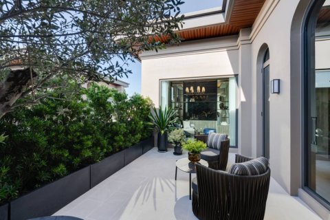 Casa de 5 dormitorios en Samut Prakan, Tailandia № 120500 - foto 4