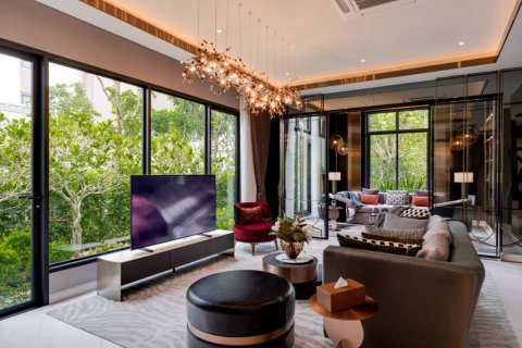 Casa de 5 dormitorios en Samut Prakan, Tailandia № 120500 - foto 7