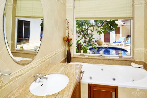 Casa de 2 dormitorios en Pattaya, Tailandia № 100028 - foto 14