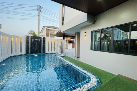 Casa de 4 dormitorios en Pattaya, Tailandia № 100030 - foto 8