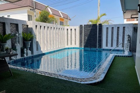 Casa de 4 dormitorios en Pattaya, Tailandia № 100030 - foto 14