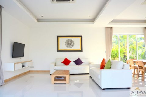 Casa de 3 dormitorios en Pattaya, Tailandia № 100026 - foto 4