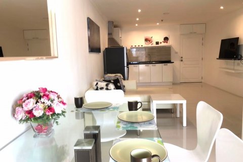 Condominio de 2 dormitorios en Khlong Toei, Bangkok, Tailandia № 101837 - foto 3