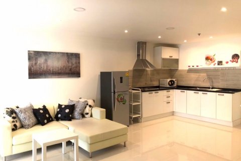 Condominio de 2 dormitorios en Khlong Toei, Bangkok, Tailandia № 101837 - foto 2