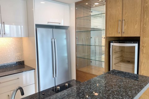 Condominio de 3 dormitorios en Khlong San, Bangkok, Tailandia № 101838 - foto 12