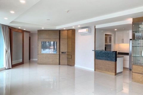 Condominio de 3 dormitorios en Khlong San, Bangkok, Tailandia № 101838 - foto 3