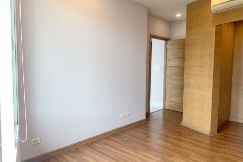 Condominio de 3 dormitorios en Khlong San, Bangkok, Tailandia № 101838 - foto 20