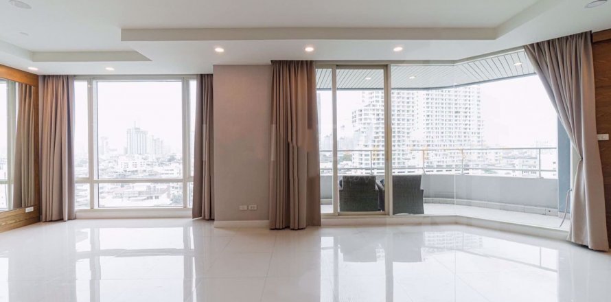 Condominio de 3 dormitorios en Khlong San, Bangkok, Tailandia № 101838