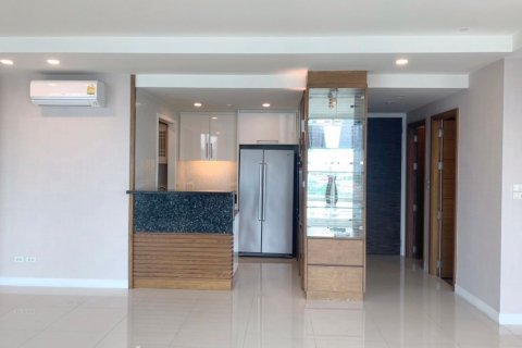 Condominio de 3 dormitorios en Khlong San, Bangkok, Tailandia № 101838 - foto 2