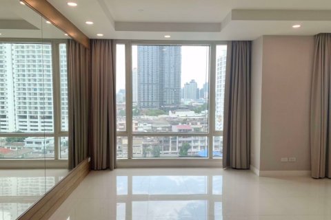 Condominio de 3 dormitorios en Khlong San, Bangkok, Tailandia № 101838 - foto 7