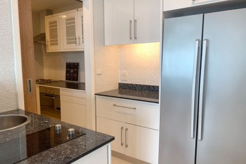 Condominio de 3 dormitorios en Khlong San, Bangkok, Tailandia № 101838 - foto 11