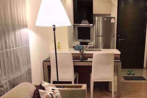 Condominio de 1 dormitorio en Khlong Toei, Bangkok, Tailandia № 101839 - foto 4