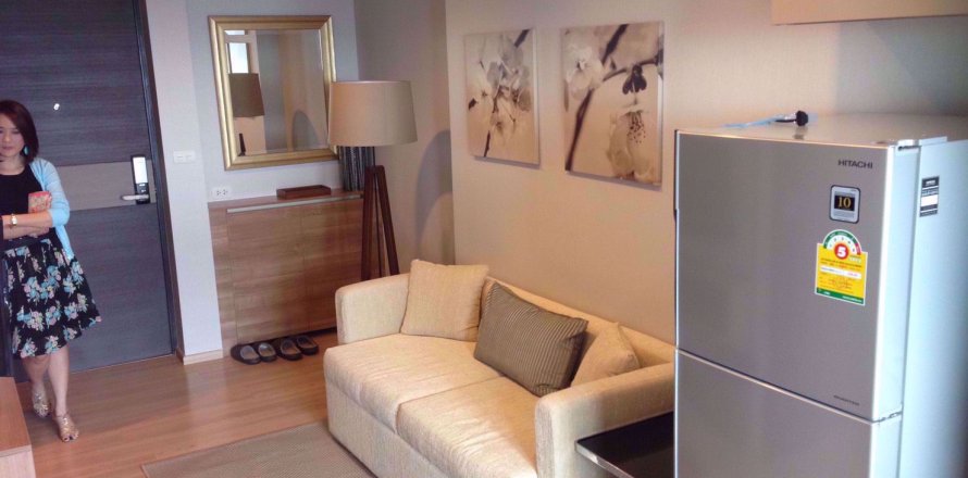 Condo à Bangkok, Thaïlande, 1 chambre à Rhythm Sathorn - Narathiwas № 77644
