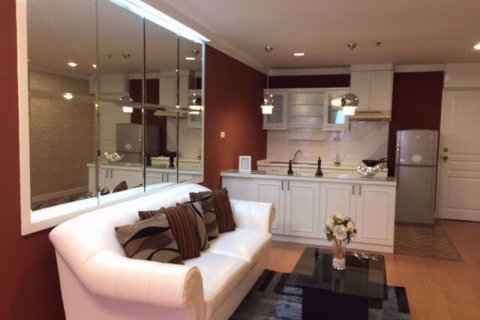 Condominio de 2 dormitorios en Khlong Toei, Bangkok, Tailandia № 77231 - foto 2