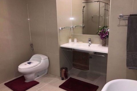 Ático de 3 dormitorios en Khlong San, Bangkok, Tailandia № 77233 - foto 8