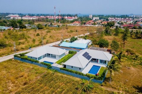 Casa de 7 dormitorios en Hua Hin, Tailandia № 125347 - foto 4