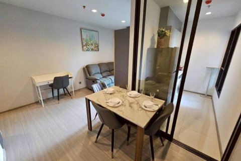 Condominio de 2 dormitorios en Nonthaburi, Tailandia № 132515 - foto 4