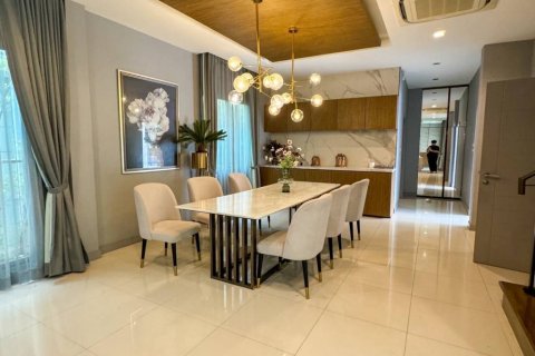 Casa de 3 dormitorios en Pak Kret, Tailandia № 132510 - foto 3