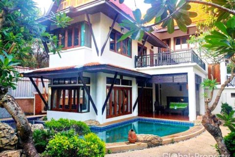 Haus in Pattaya, Thailand 4 Schlafzimmer № 132339
