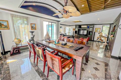 Condominio de 1 dormitorio en Pattaya, Tailandia № 132340 - foto 9