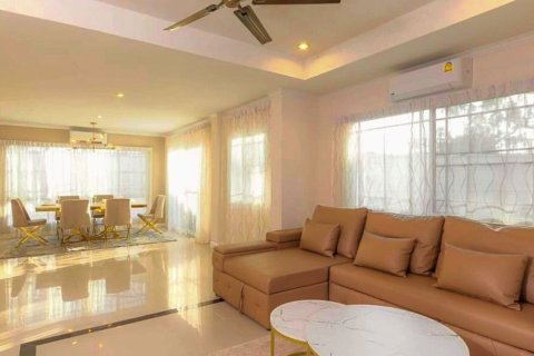Casa de 3 dormitorios en Chiang Mai, Tailandia № 126328 - foto 15