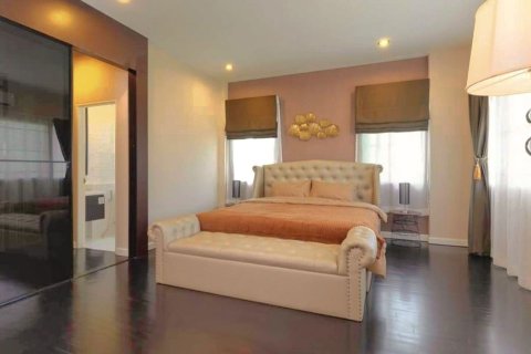 Casa de 3 dormitorios en Chiang Mai, Tailandia № 126328 - foto 10