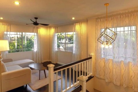 Casa de 3 dormitorios en Chiang Mai, Tailandia № 126328 - foto 16