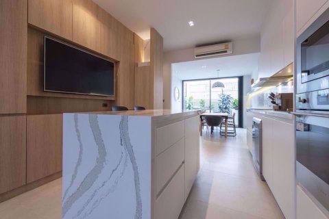 Casa de 3 dormitorios en Khlong Toei, Bangkok, Tailandia № 76142 - foto 7