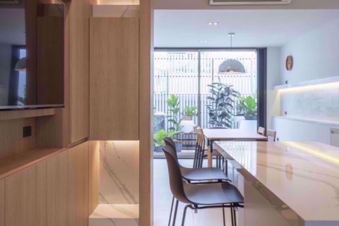 Casa de 3 dormitorios en Khlong Toei, Bangkok, Tailandia № 76142 - foto 8