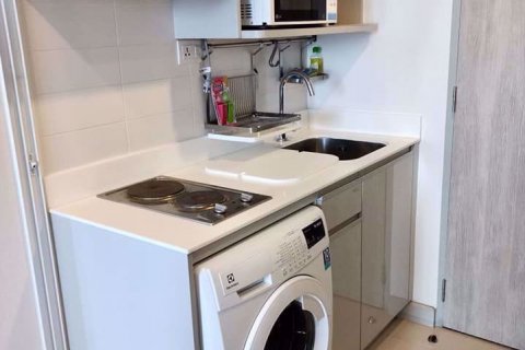 Eigentumswohnung in Huai Khwang, Bangkok, Thailand, 1 Schlafzimmer  № 76144 - Foto 8