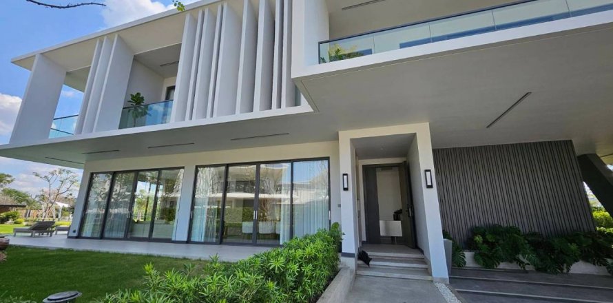 Chalet de 4 dormitorios en Gloria villas, Pattaya, Tailandia № 84998