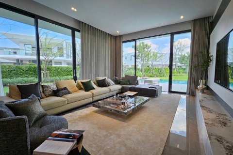 Chalet de 4 dormitorios en Gloria villas, Pattaya, Tailandia № 84997