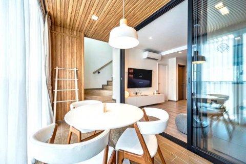 Condominio de 2 dormitorios en Chatuchak, Bangkok, Tailandia № 126747 - foto 8