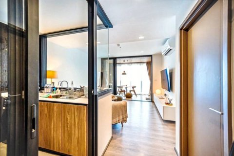 Condominio de 2 dormitorios en Chatuchak, Bangkok, Tailandia № 126747 - foto 7