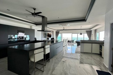 Condominio de 3 dormitorios en Pattaya, Tailandia № 125717 - foto 3