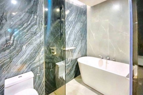 Condo in Bangkok, Thailand, 2 bedrooms № 124705 - photo 8