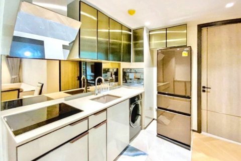 Condo in Bangkok, Thailand, 2 bedrooms № 124705 - photo 4