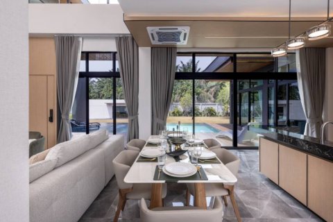Chalet de 6 dormitorios en Pattaya, Tailandia № 124707 - foto 8