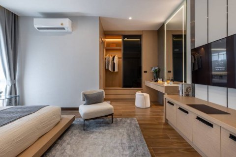 Chalet de 6 dormitorios en Pattaya, Tailandia № 124707 - foto 10