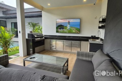 Casa de 4 dormitorios en Pattaya, Tailandia № 120581 - foto 9