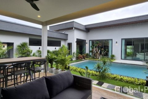 Casa de 4 dormitorios en Pattaya, Tailandia № 120581 - foto 6
