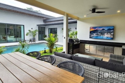Casa de 4 dormitorios en Pattaya, Tailandia № 120581 - foto 7