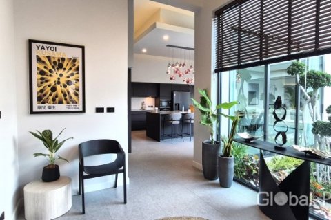 Casa de 4 dormitorios en Pattaya, Tailandia № 120581 - foto 13