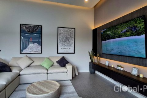 Casa de 4 dormitorios en Pattaya, Tailandia № 120581 - foto 12